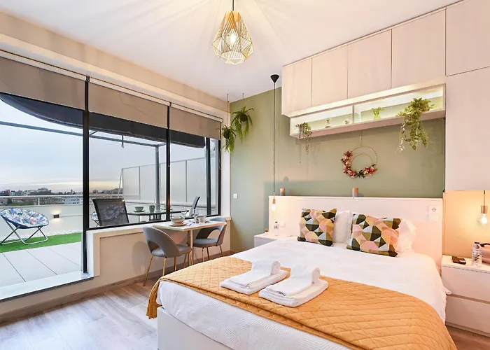 Julio Dinis Secret Retreat - By Guest Apartment *