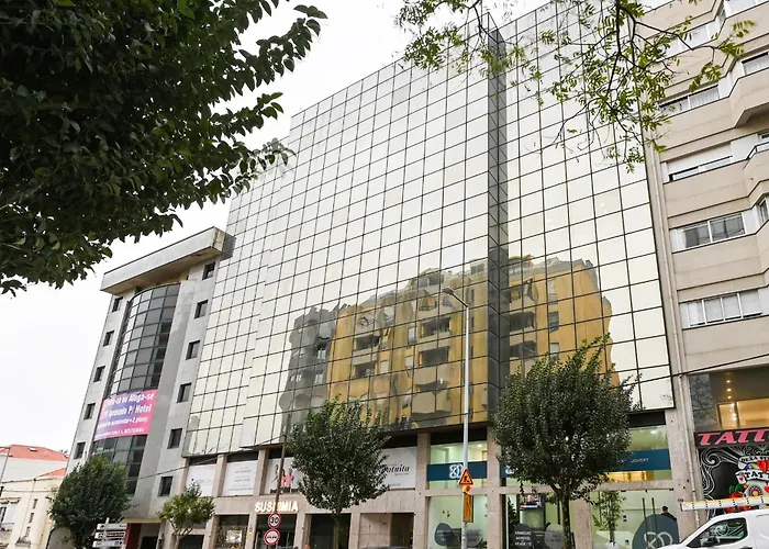 Julio Dinis Secret Retreat - By Guest * Porto